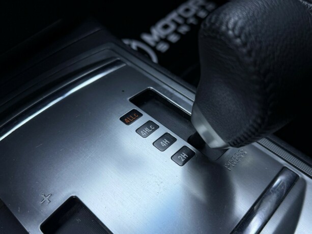 mitsubishi-pajero-diesel-2013-big-24