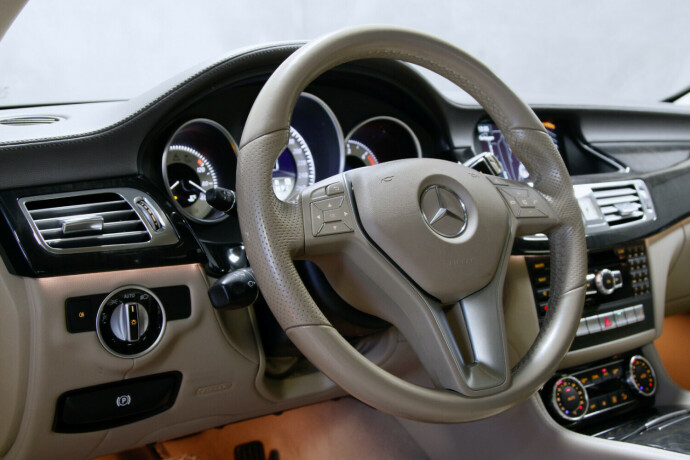 mercedes-benz-cls-diesel-2012-big-24