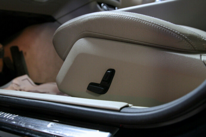 mercedes-benz-cls-diesel-2012-big-28