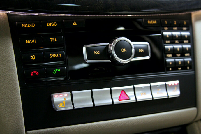 mercedes-benz-cls-diesel-2012-big-17