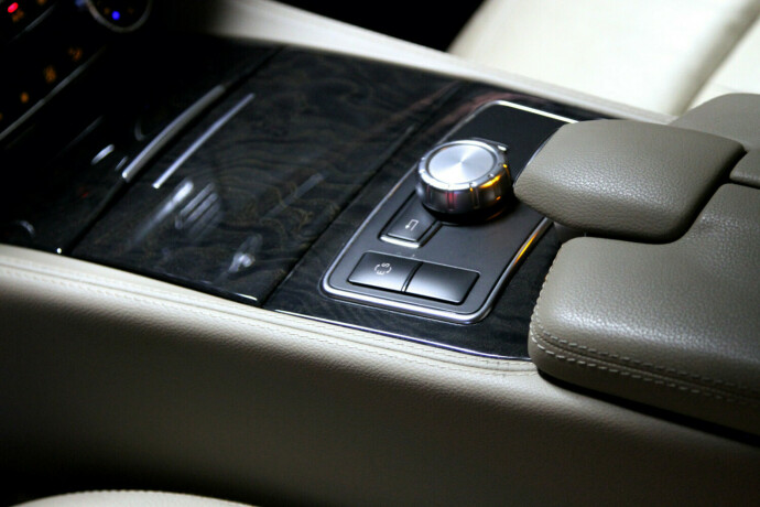 mercedes-benz-cls-diesel-2012-big-19