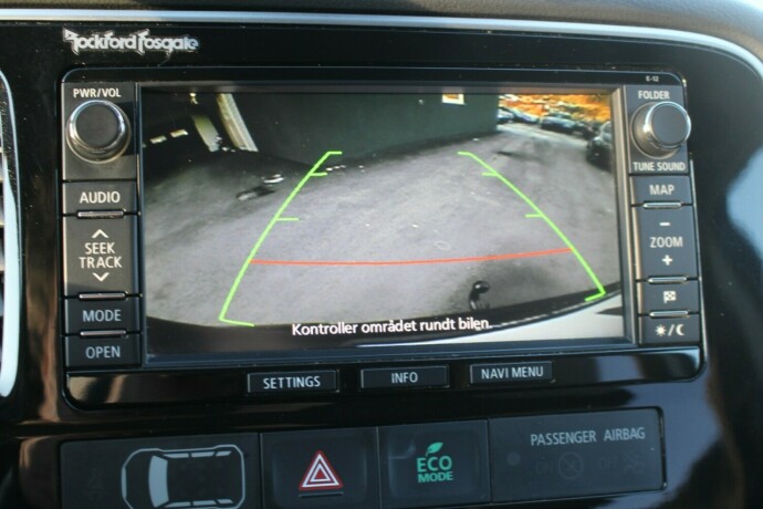 mitsubishi-outlander-elektrisitetbensin-2015-big-18