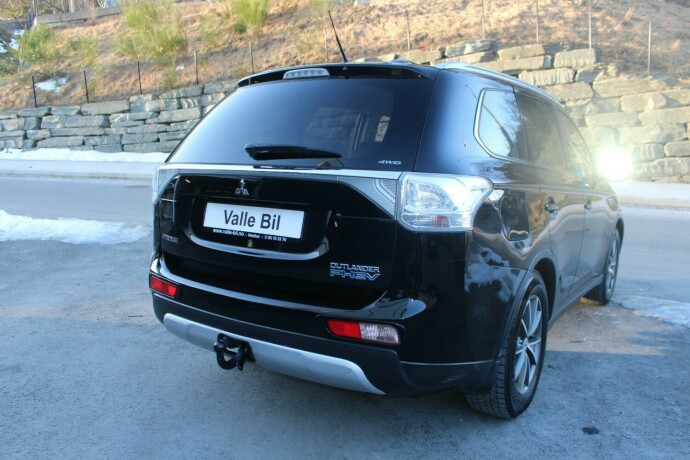 mitsubishi-outlander-elektrisitetbensin-2015-big-4