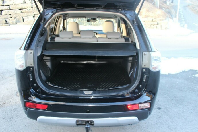 mitsubishi-outlander-elektrisitetbensin-2015-big-6