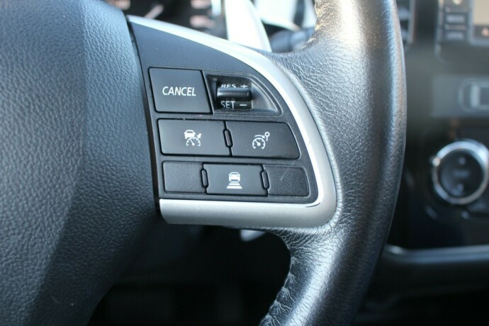 mitsubishi-outlander-elektrisitetbensin-2015-big-16