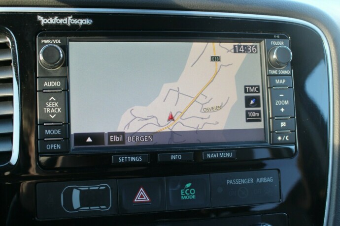 mitsubishi-outlander-elektrisitetbensin-2015-big-17