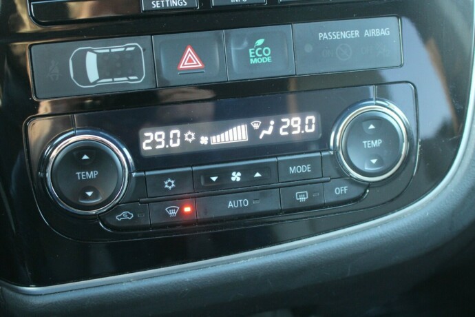 mitsubishi-outlander-elektrisitetbensin-2015-big-20