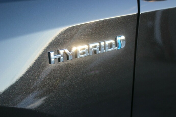 toyota-auris-elektrisitetbensin-2016-big-2