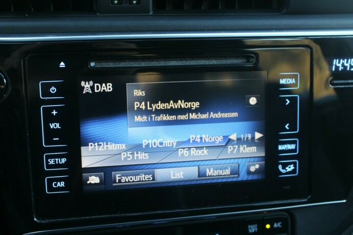 toyota-auris-elektrisitetbensin-2016-big-14