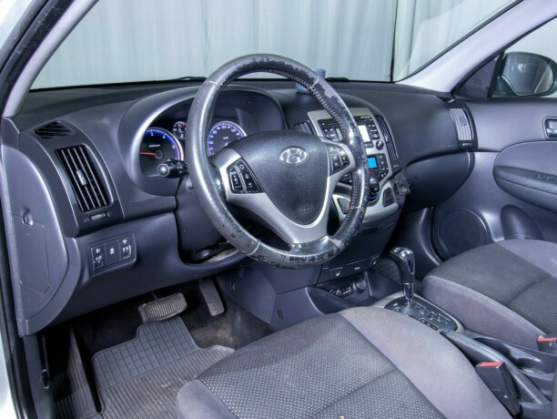 hyundai-i30-diesel-2012-big-38