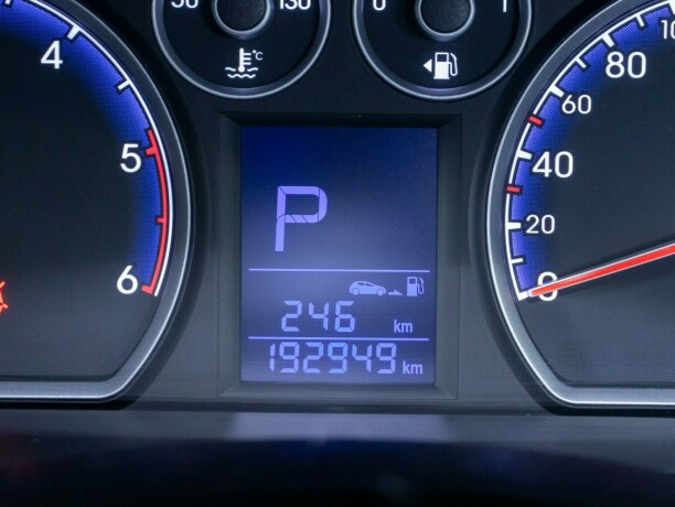 hyundai-i30-diesel-2012-big-23