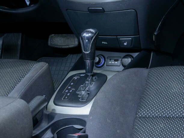 hyundai-i30-diesel-2012-big-16