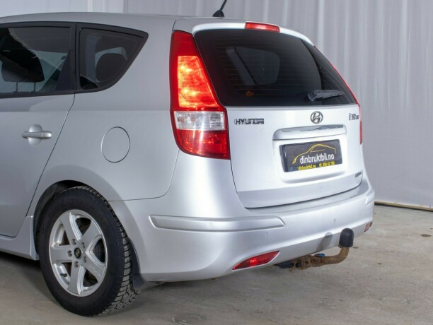 hyundai-i30-diesel-2012-big-8