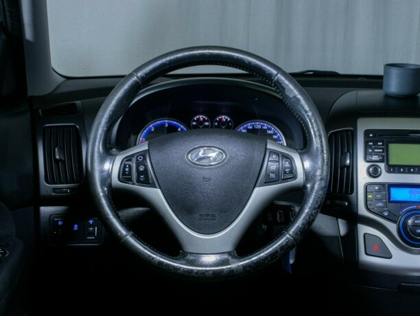 hyundai-i30-diesel-2012-big-28