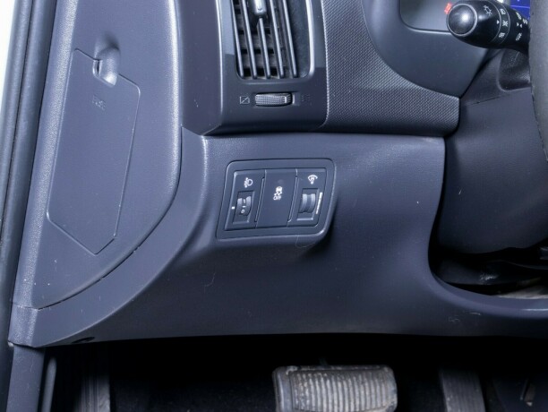 hyundai-i30-diesel-2012-big-21