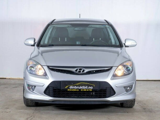 hyundai-i30-diesel-2012-big-1