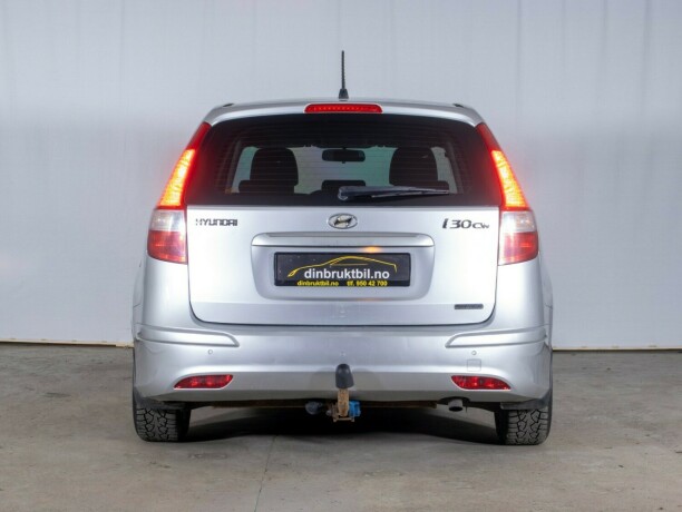 hyundai-i30-diesel-2012-big-7