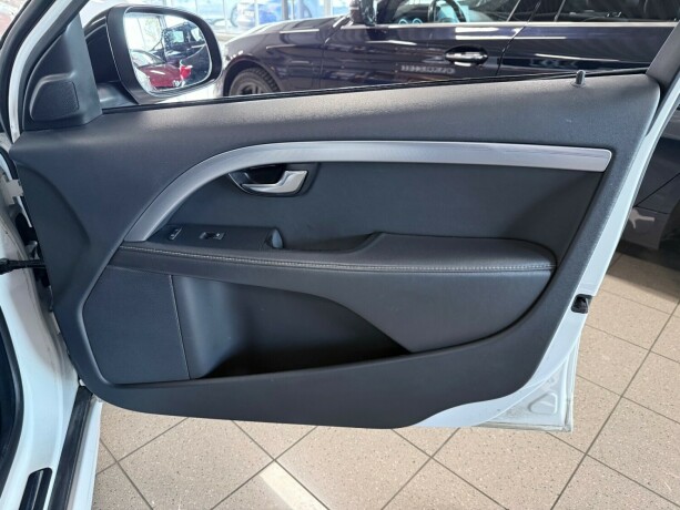 volvo-v70-diesel-2015-big-28