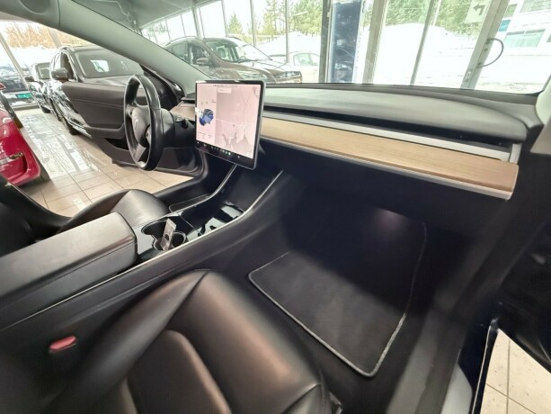 tesla-model-3-elektrisitet-2019-big-21