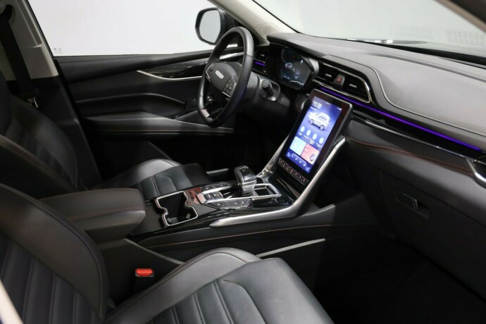 maxus-euniq-6-elektrisitet-2022-big-8