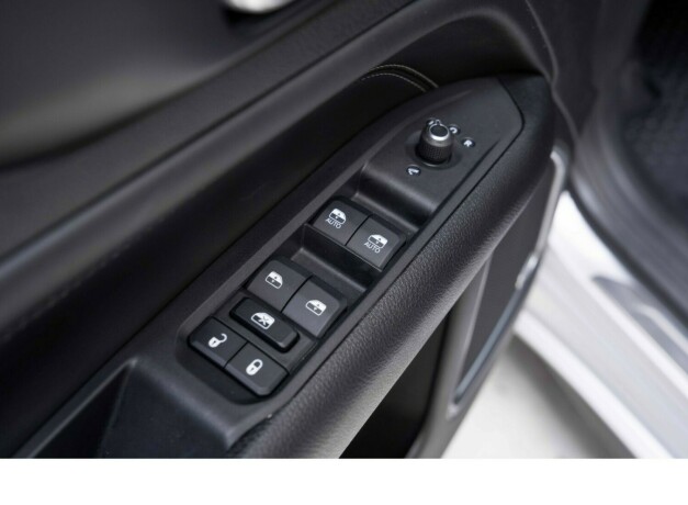 jeep-compass-elektrisitetbensin-2023-big-33