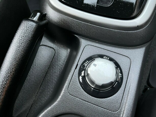 isuzu-d-max-diesel-2014-big-27