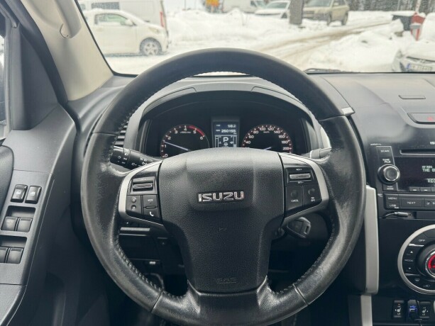 isuzu-d-max-diesel-2014-big-13