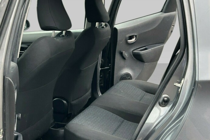 toyota-yaris-bensin-2013-big-16