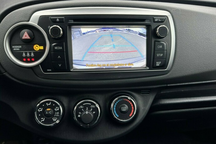 toyota-yaris-bensin-2013-big-14