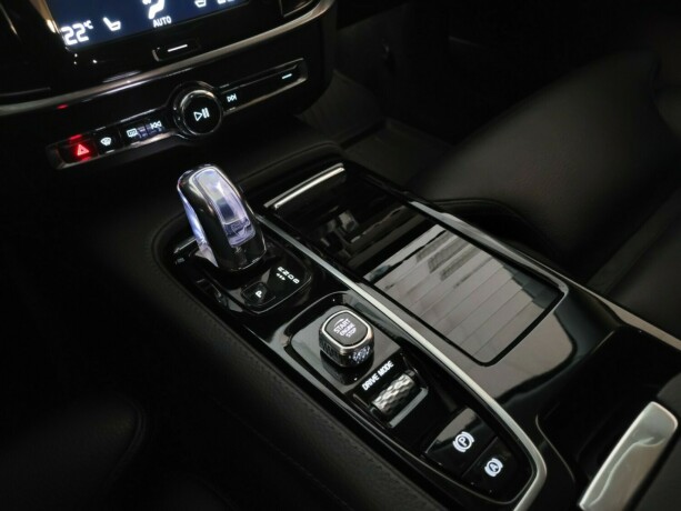 volvo-v90-plug-in-petrol-2019-big-24