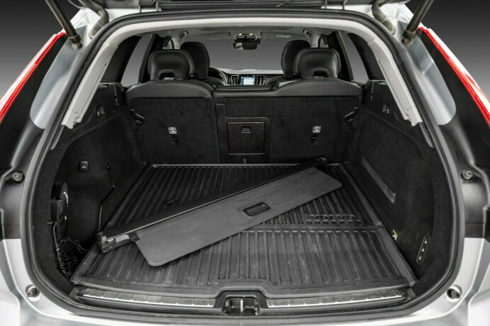 volvo-xc-60-elektrisitetbensin-2019-big-31