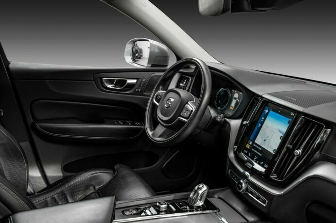 volvo-xc-60-elektrisitetbensin-2019-big-15