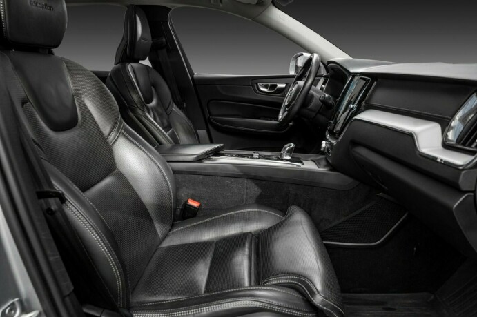 volvo-xc-60-elektrisitetbensin-2019-big-14