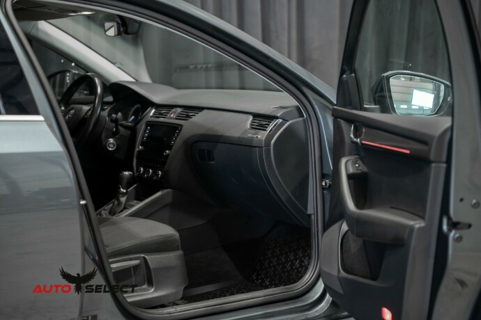 skoda-octavia-diesel-2019-big-17