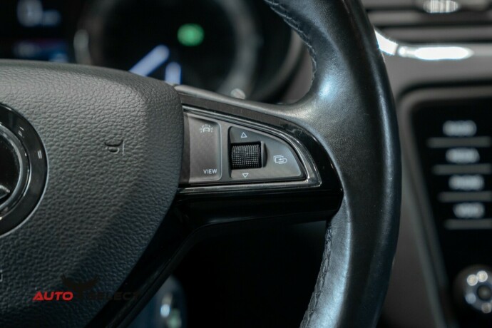 skoda-octavia-diesel-2019-big-28