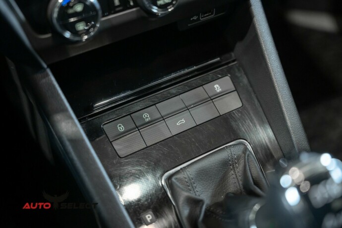 skoda-octavia-diesel-2019-big-32