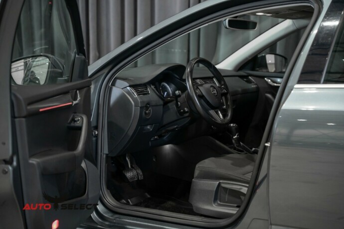 skoda-octavia-diesel-2019-big-20