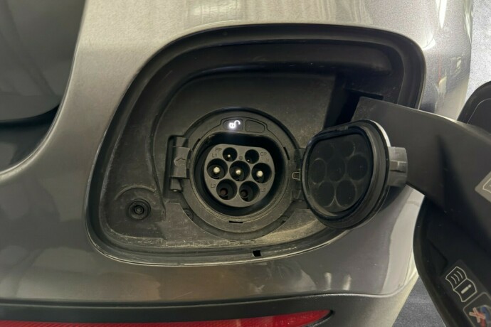 mercedes-benz-glc-elektrisitetbensin-2018-big-39