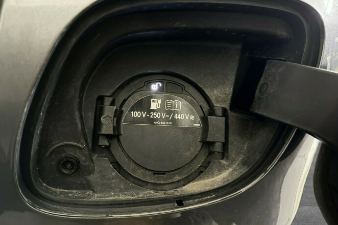 mercedes-benz-glc-elektrisitetbensin-2018-big-42