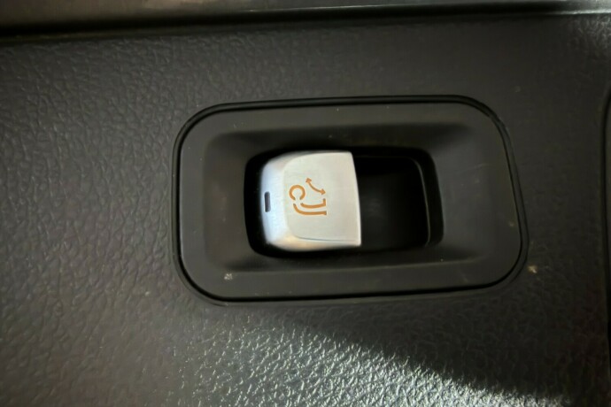 mercedes-benz-glc-elektrisitetbensin-2018-big-35