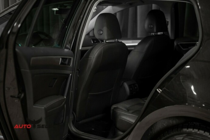 volkswagen-golf-elektrisitet-2015-big-12