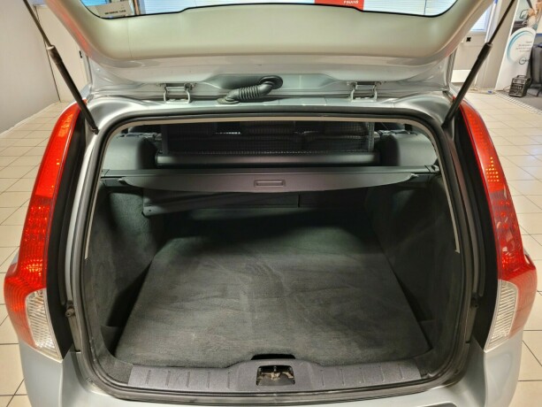 volvo-v50-diesel-2011-big-21