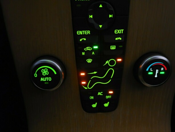 volvo-v50-diesel-2011-big-26