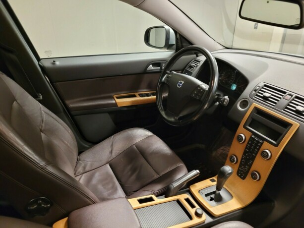 volvo-v50-diesel-2011-big-16