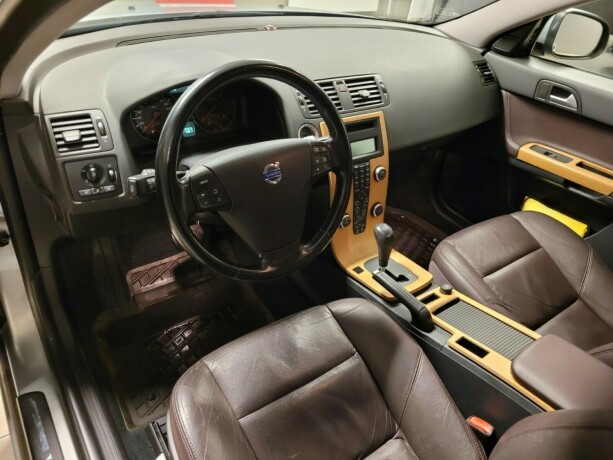 volvo-v50-diesel-2011-big-24