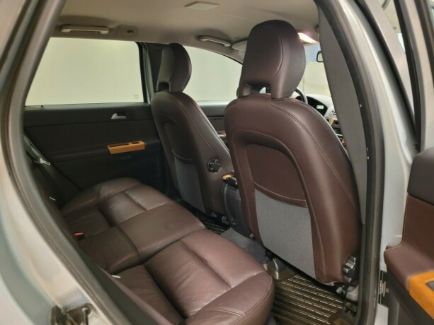 volvo-v50-diesel-2011-big-18