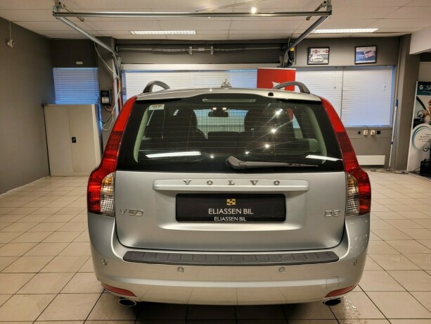 volvo-v50-diesel-2011-big-6