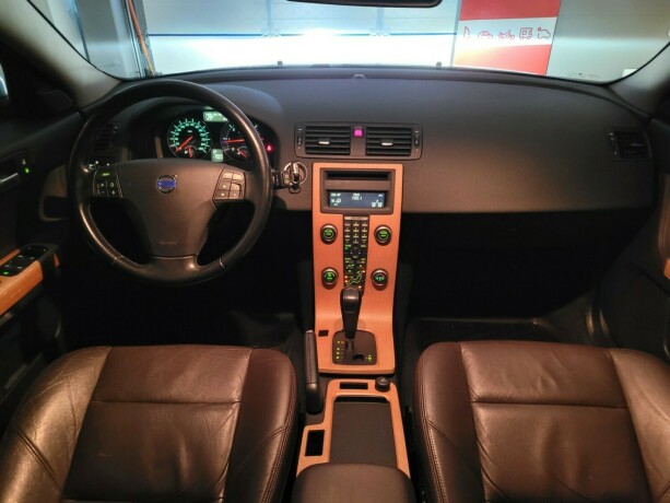 volvo-v50-diesel-2011-big-27