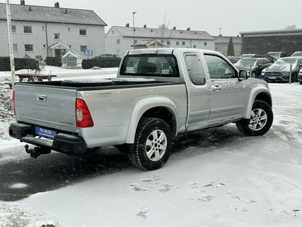 isuzu-d-max-diesel-2009-big-3