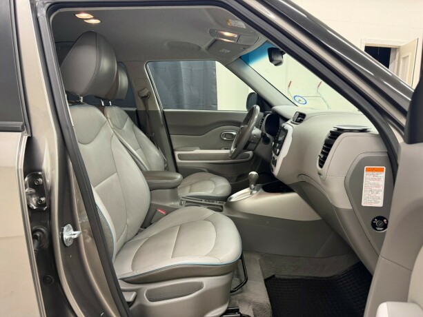 kia-soul-elektrisitet-2015-big-20